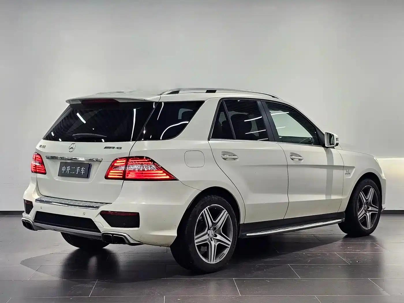 2012 Mercedes-Benz M-Class AMG ML 63 — миниатюра 3