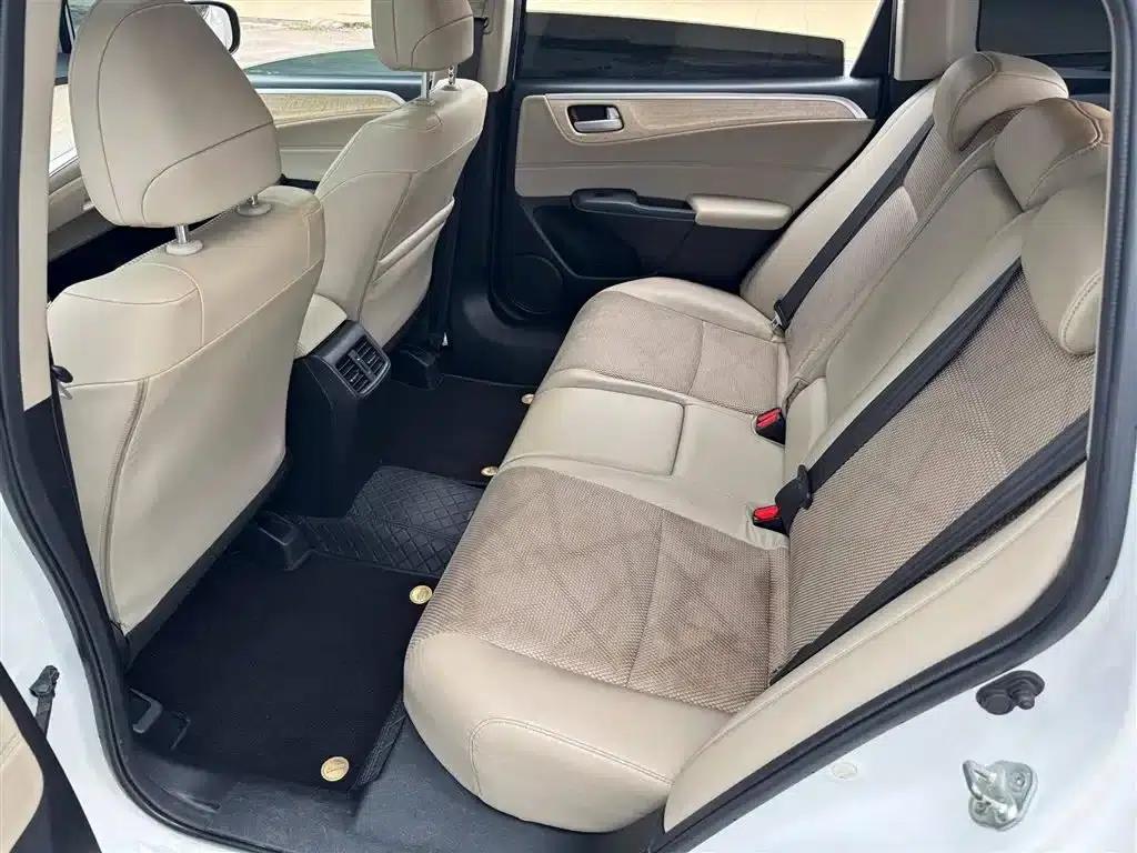 Jade 2014 1.8L Automatic Comfort Elite Edition 5-seater — миниатюра 5