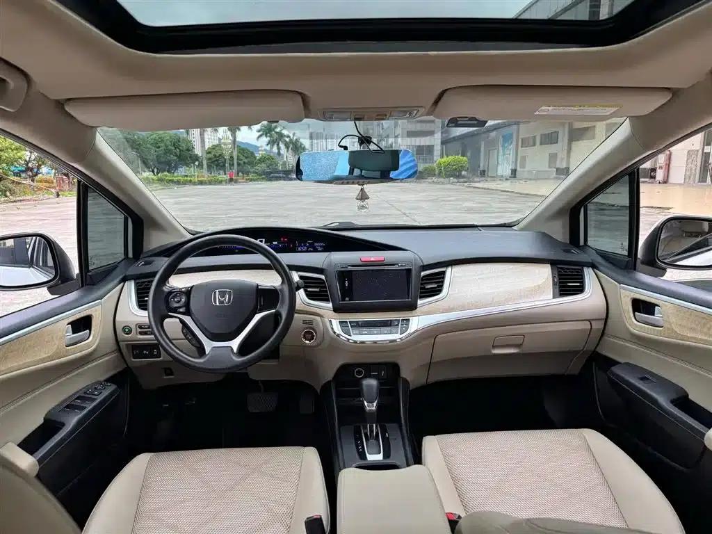 Jade 2014 1.8L Automatic Comfort Elite Edition 5-seater — миниатюра 7