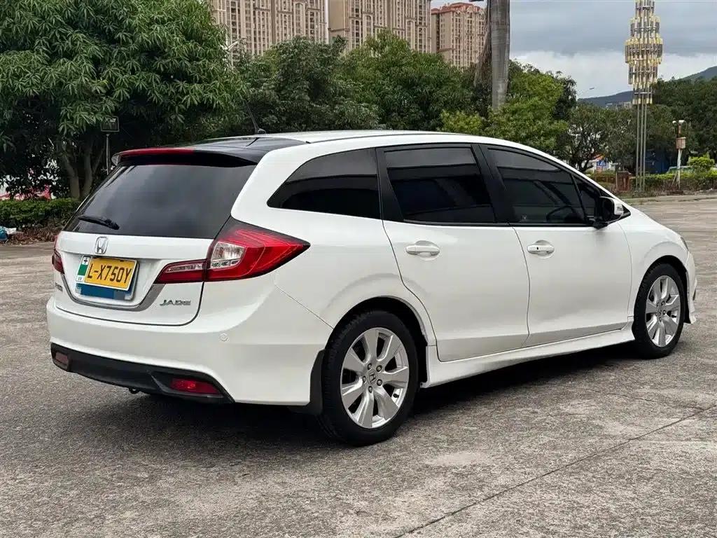 Jade 2014 1.8L Automatic Comfort Elite Edition 5-seater — миниатюра 8