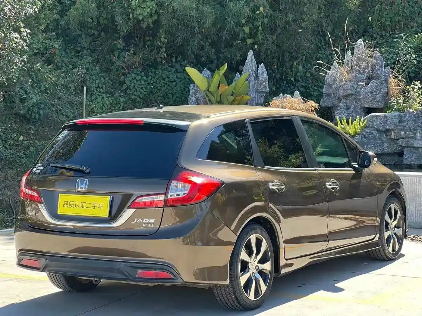 Jade 2014 1.8L Automatic Comfort Elite Edition 5-seater — миниатюра 5