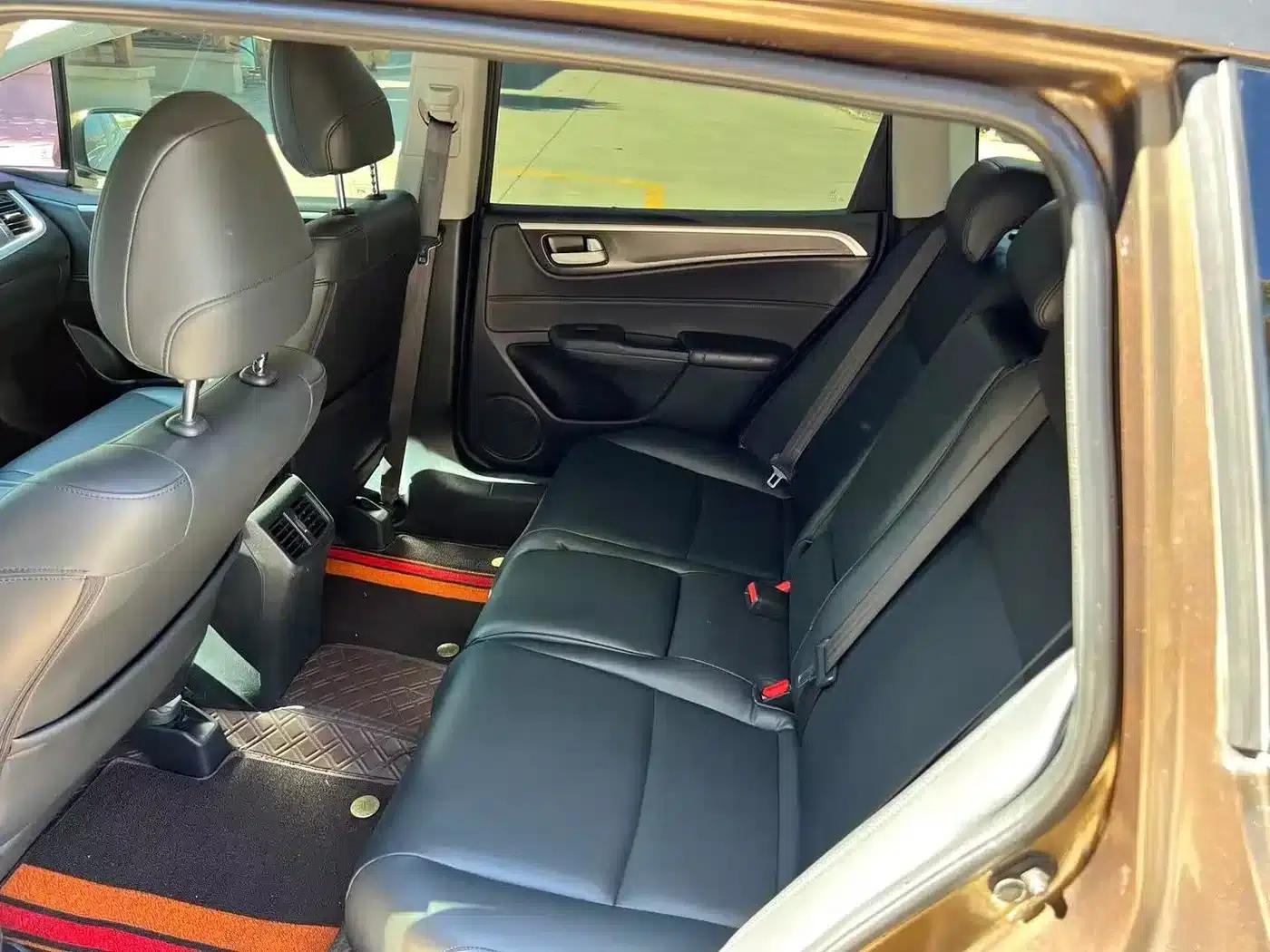 Jade 2014 1.8L Automatic Comfort Elite Edition 5-seater — миниатюра 9