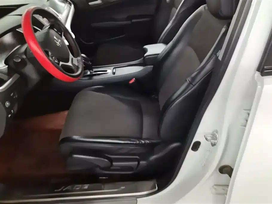 Jade 2017 1.8L Automatic Comfort Edition 5-seater — миниатюра 9