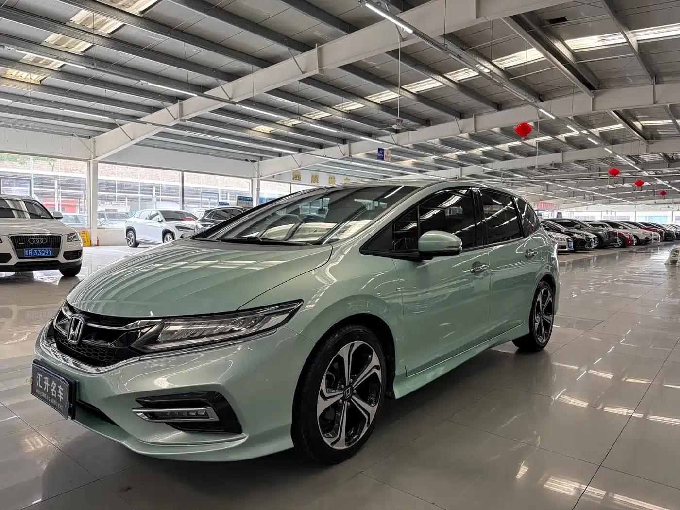 Jade 2017 210TURBO CVT Luxury Edition 5-seater — миниатюра 1