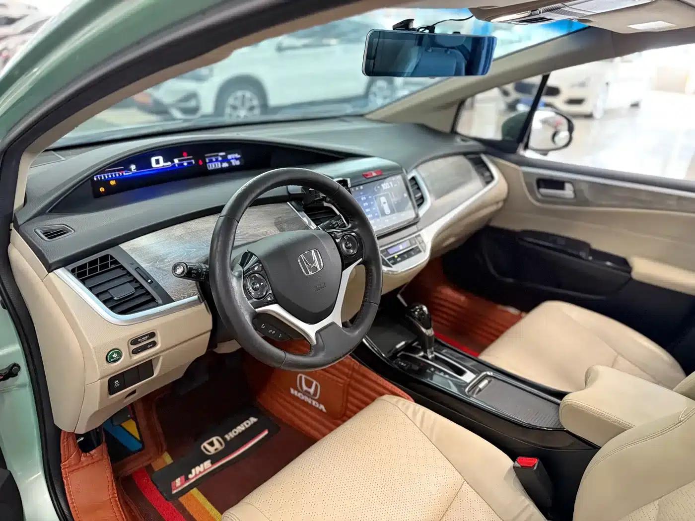 Jade 2017 210TURBO CVT Luxury Edition 5-seater — миниатюра 2