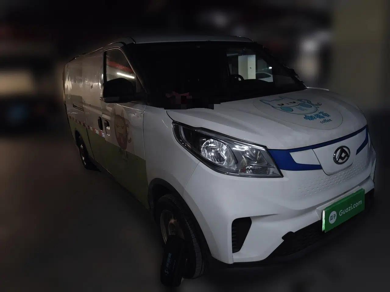 SAIC MAXUS EV30 2019 City Logistics Vehicle - Express Version Short Wheelbase Mengguli 35 kWh — миниатюра 3