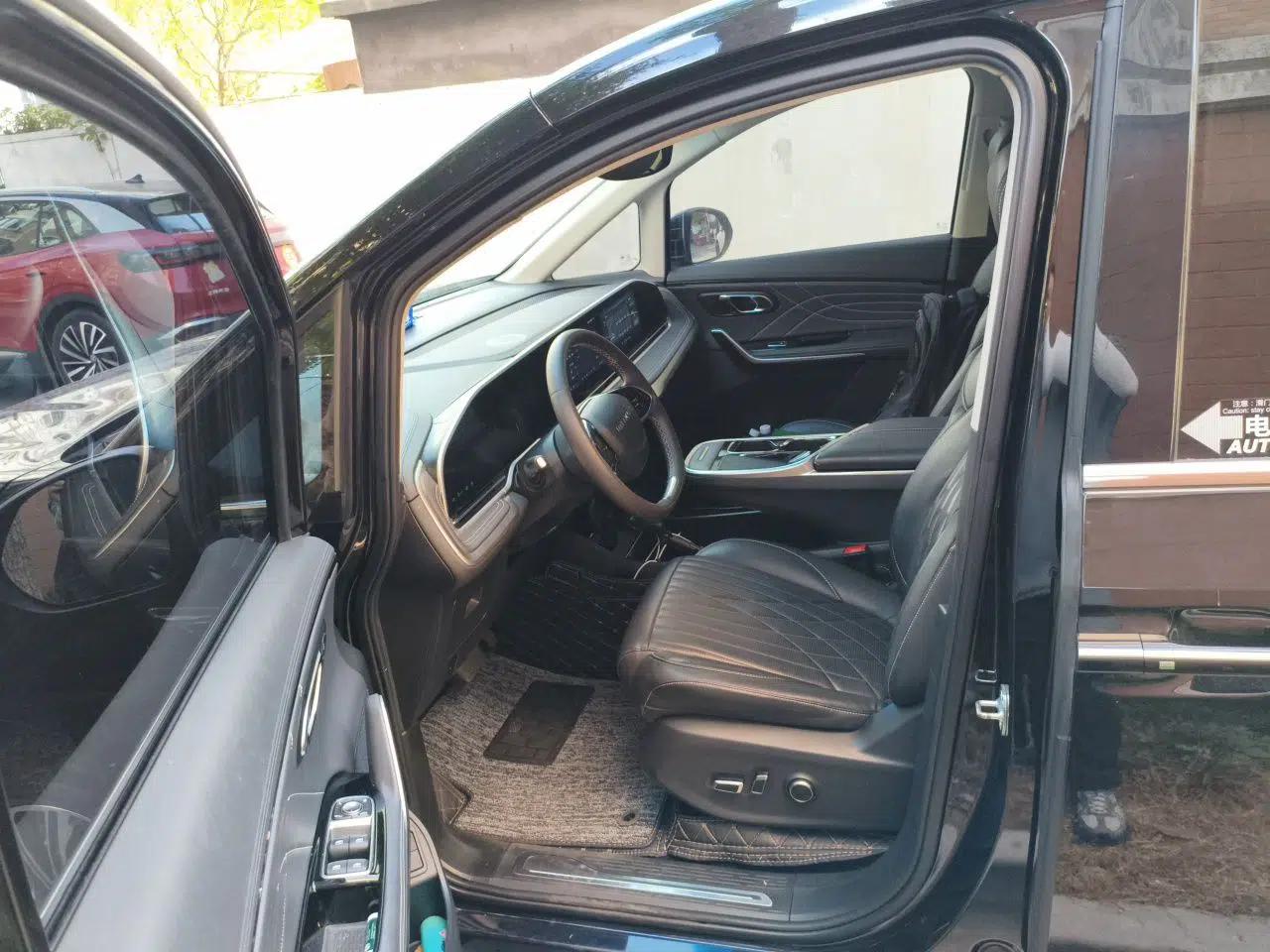 SAIC MAXUS G90 2022 2.0T Xingyun Seven-Seater Version — миниатюра 16