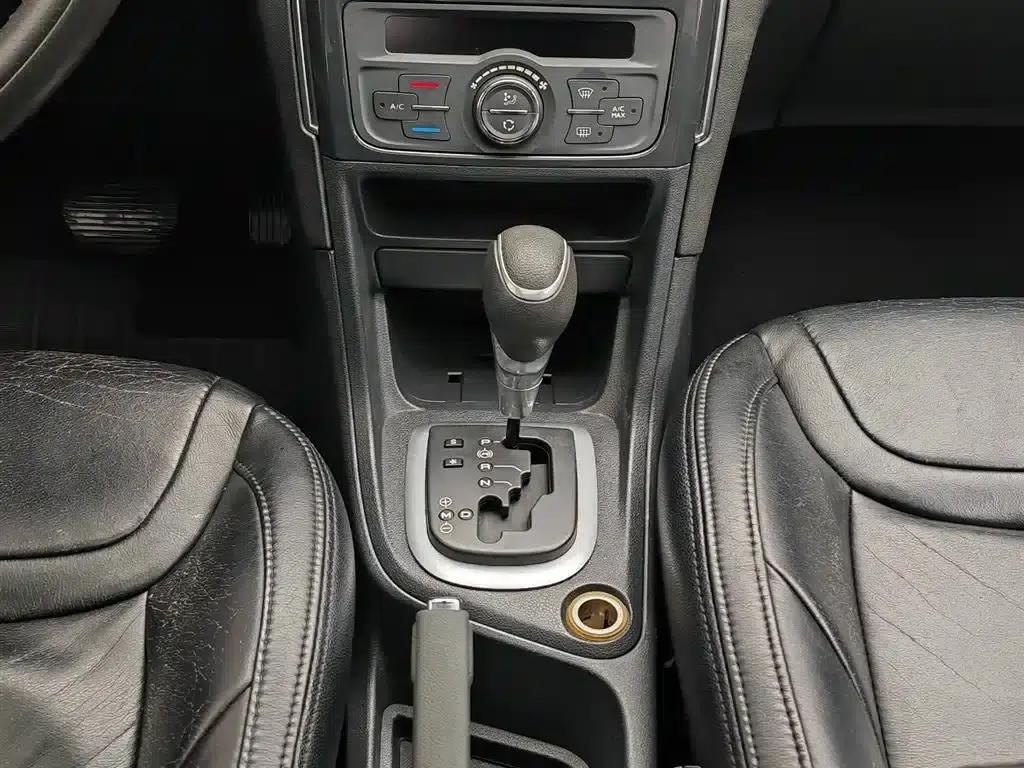 Peugeot 308 2013 1.6L Automatic Fashion Edition — миниатюра 13