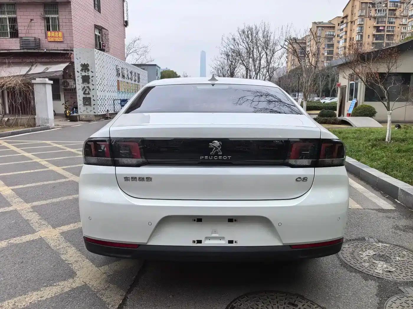 Peugeot 308 2018 1.6L Automatic Luxury Edition — миниатюра 14