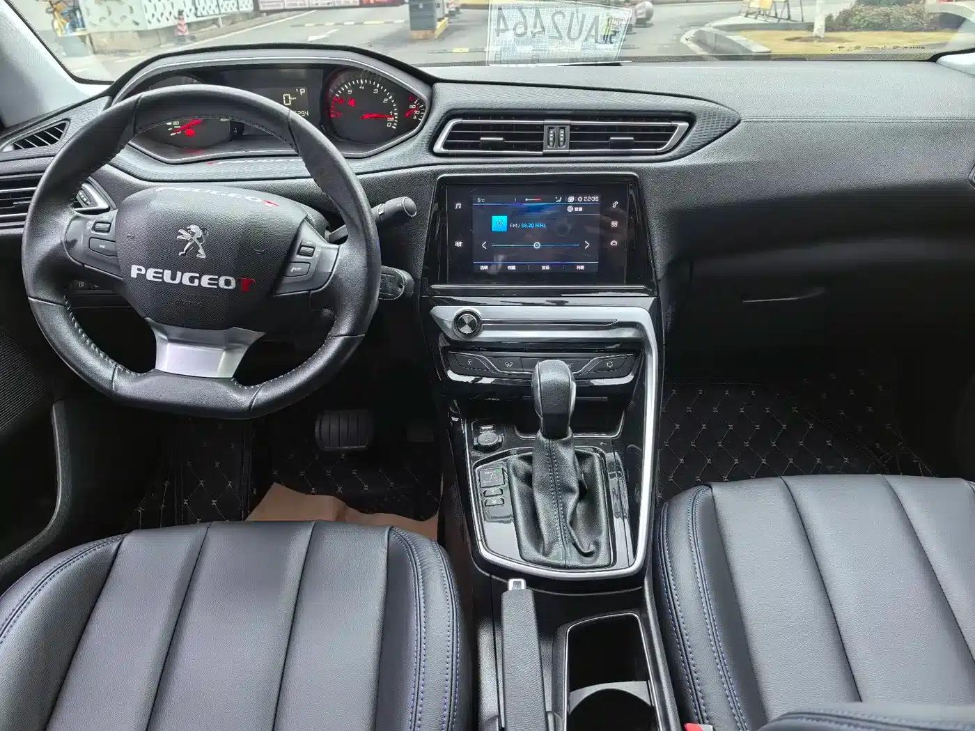 Peugeot 308 2018 1.6L Automatic Luxury Edition — миниатюра 7