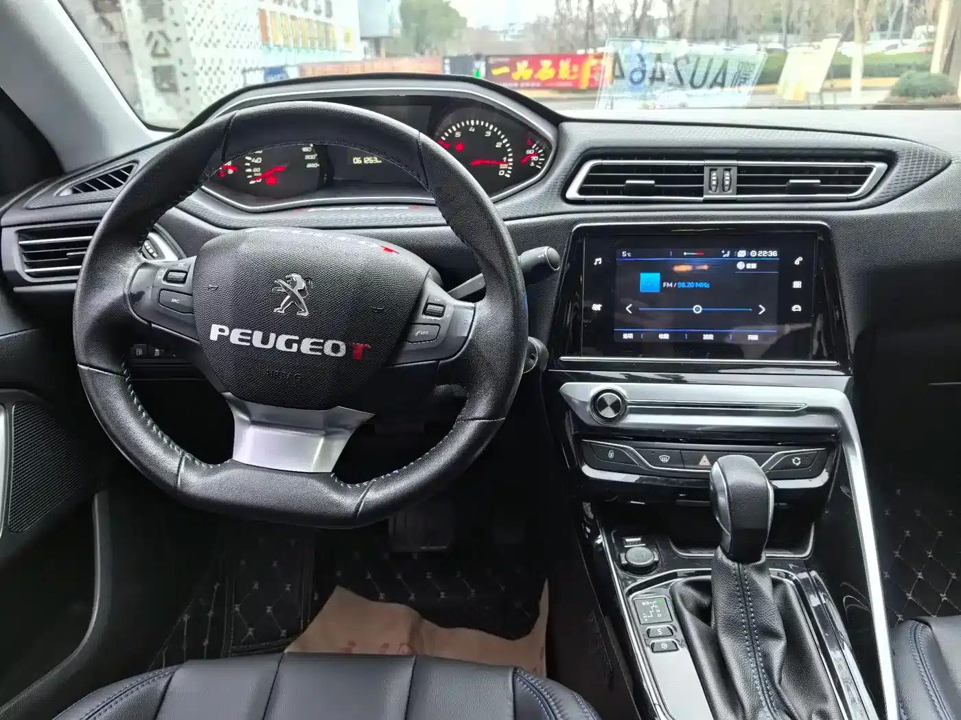 Peugeot 308 2018 1.6L Automatic Luxury Edition — миниатюра 9