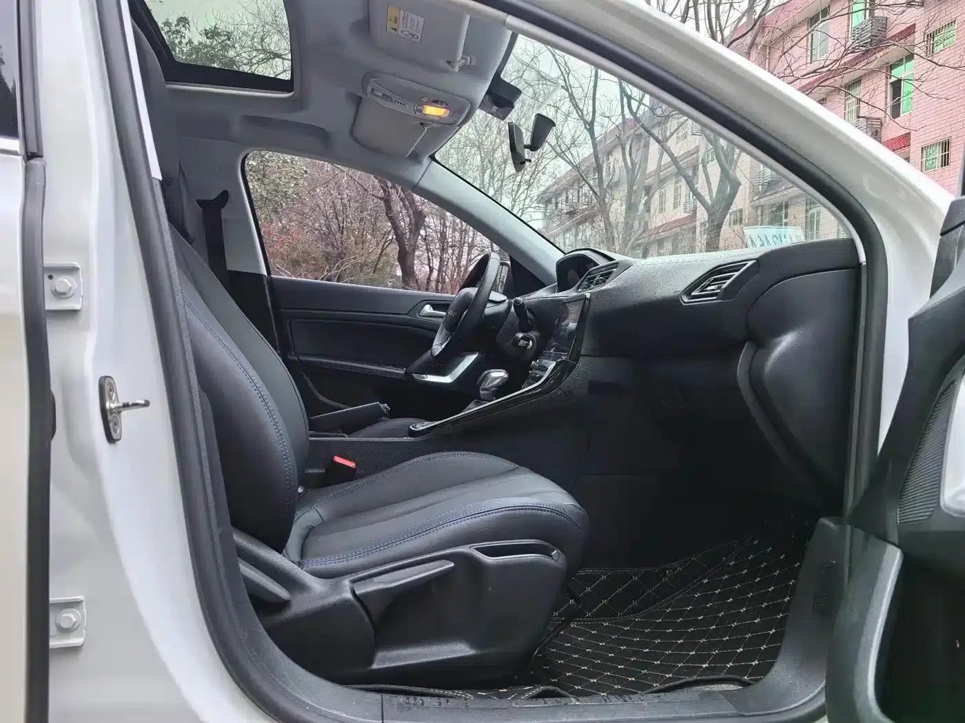 Peugeot 308 2018 1.6L Automatic Luxury Edition — миниатюра 10