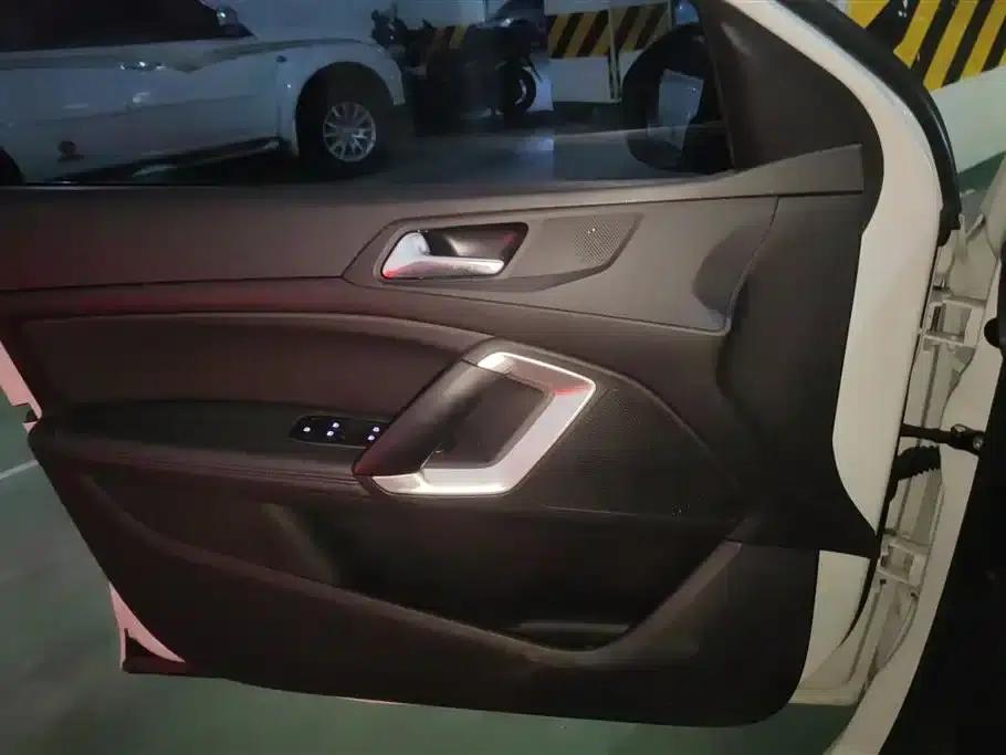 Peugeot 308 2019 230THP Automatic Luxury Edition (China VI Emission Standard) — миниатюра 7