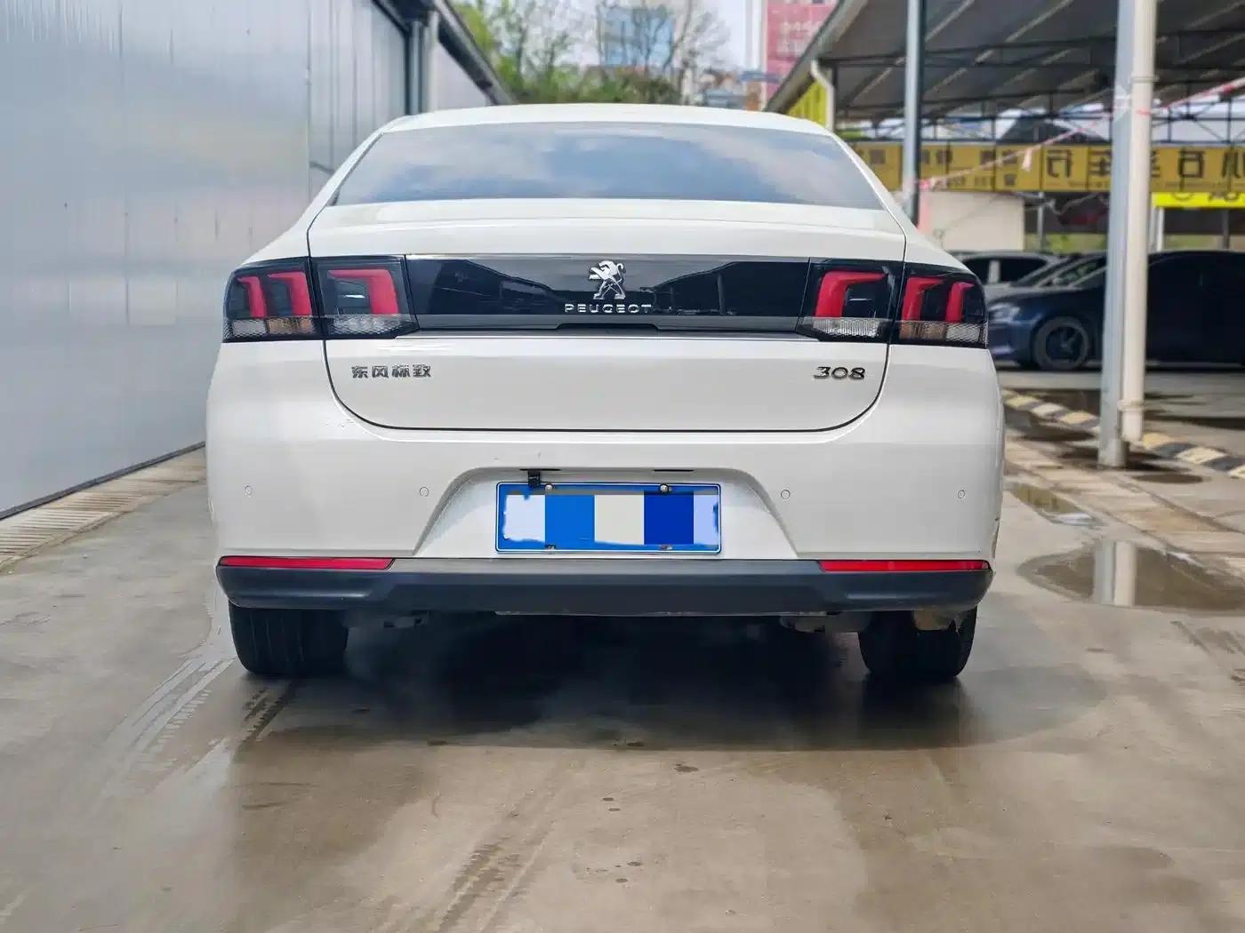 Peugeot 308 2016 1.6L Automatic Luxury Edition — миниатюра 12