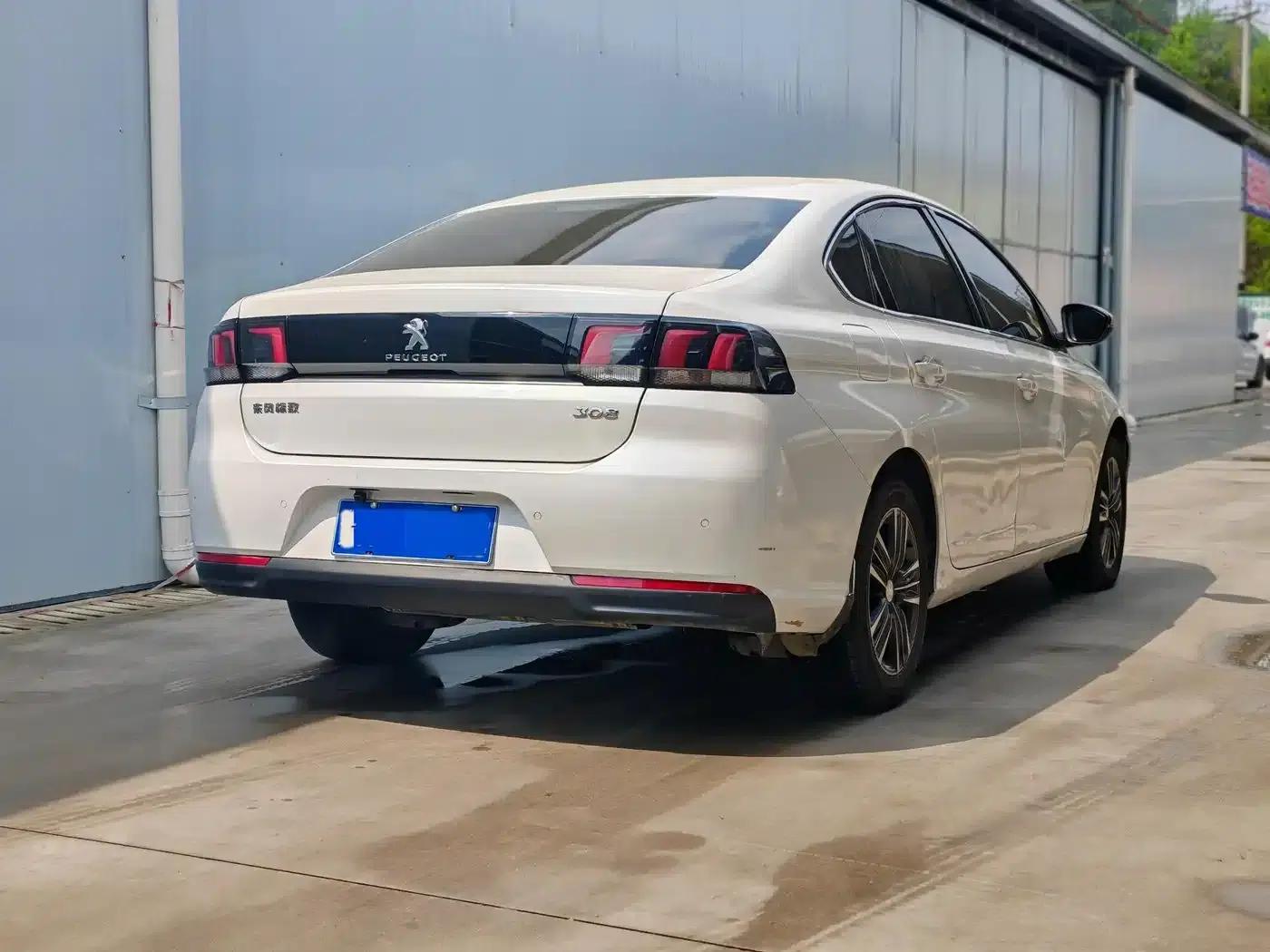 Peugeot 308 2016 1.6L Automatic Luxury Edition — миниатюра 3
