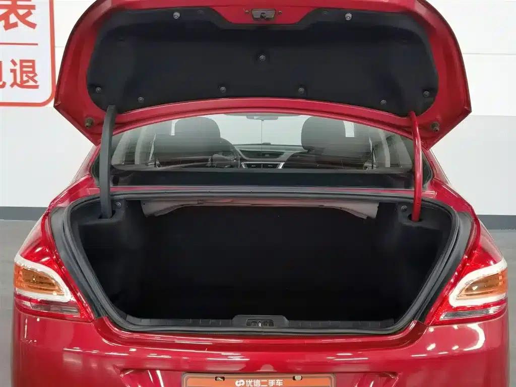 Peugeot 308 2012 1.6L Manual Premium Edition — миниатюра 16