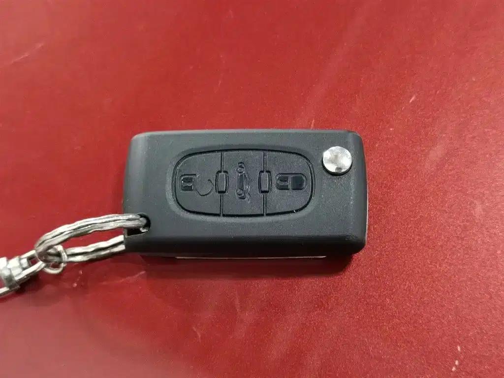 Peugeot 308 2012 1.6L Manual Premium Edition — миниатюра 19