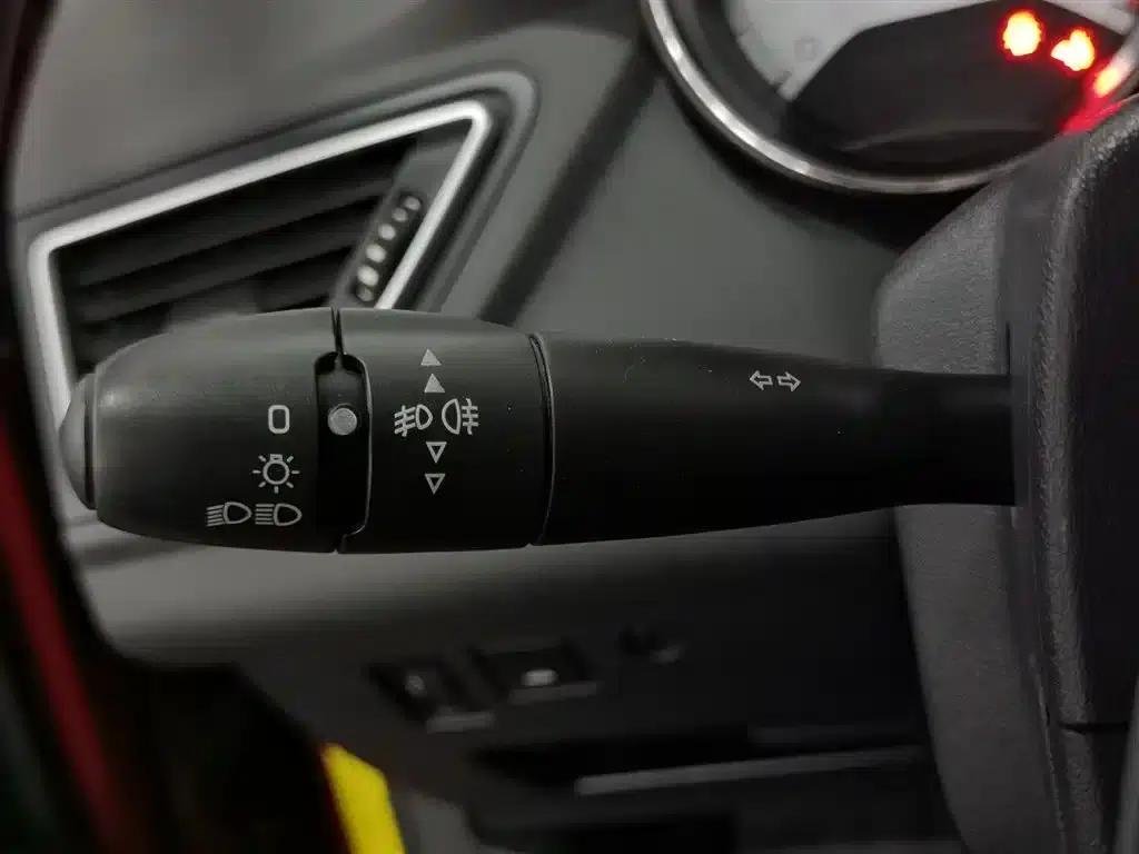 Peugeot 308 2012 1.6L Manual Premium Edition — миниатюра 21