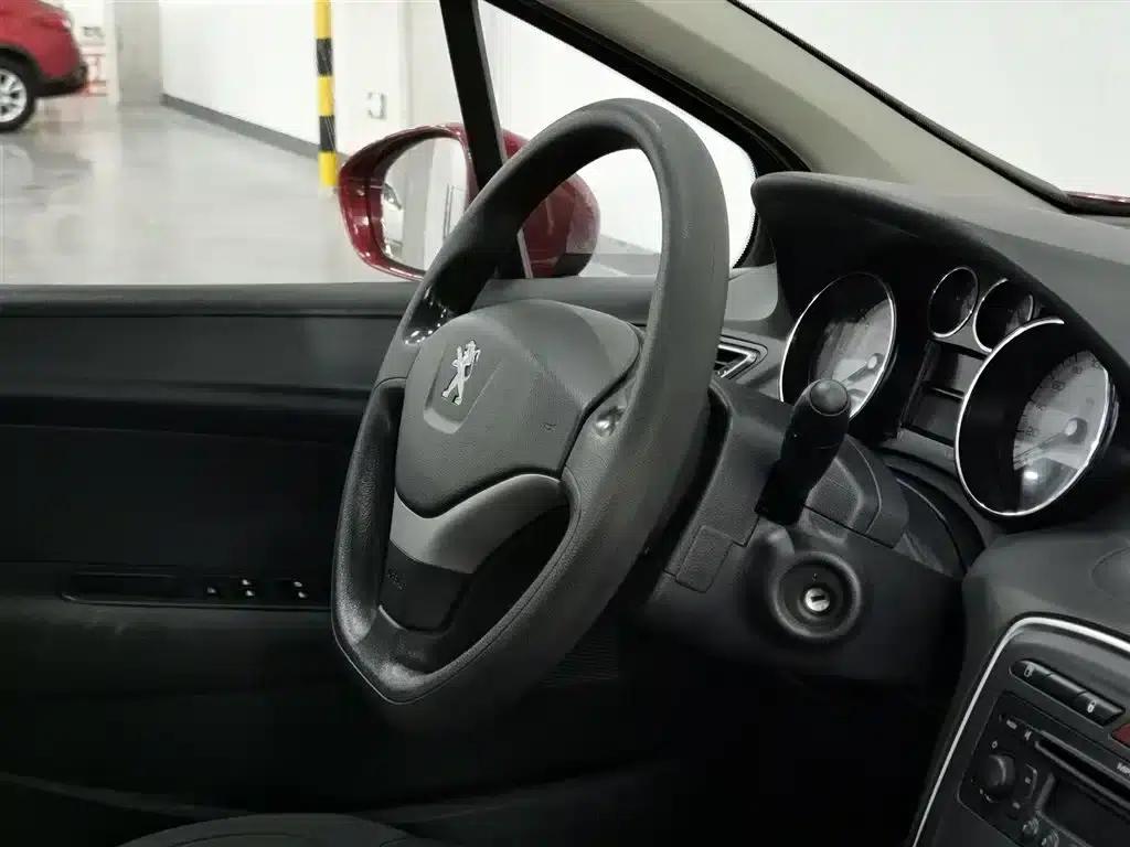 Peugeot 308 2012 1.6L Manual Premium Edition — миниатюра 22
