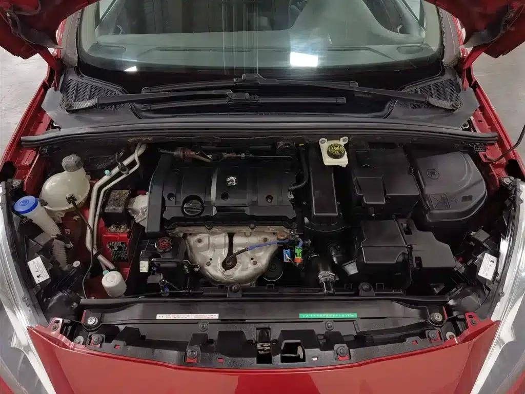 Peugeot 308 2012 1.6L Manual Premium Edition — миниатюра 6