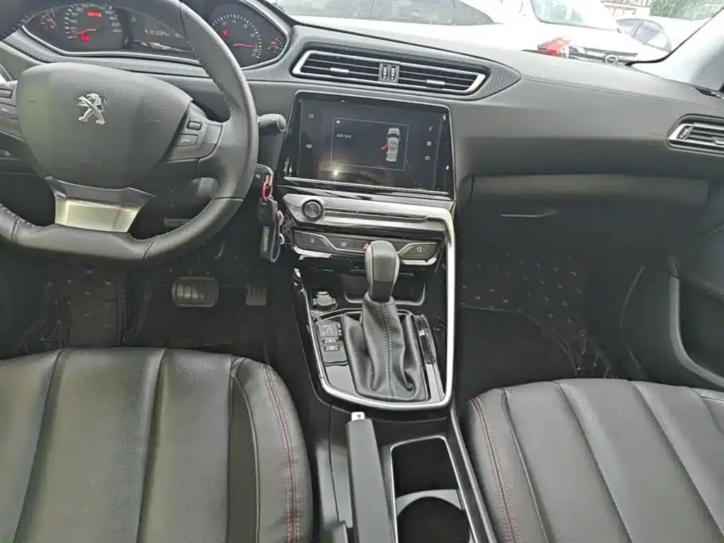 Peugeot 308 2018 1.6L Automatic Luxury Edition — миниатюра 13