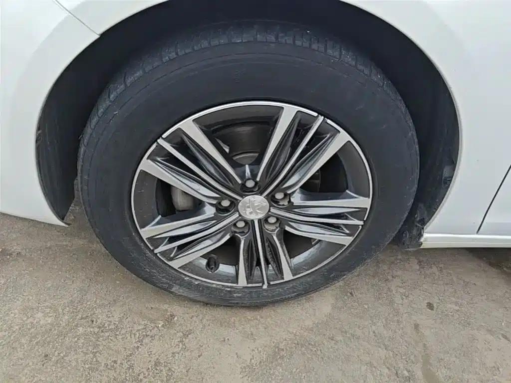Peugeot 308 2018 1.6L Automatic Luxury Edition — миниатюра 23
