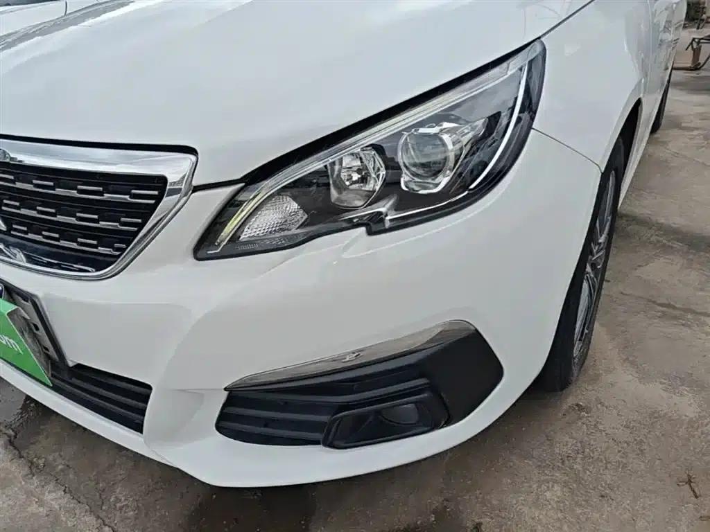 Peugeot 308 2018 1.6L Automatic Luxury Edition — миниатюра 24
