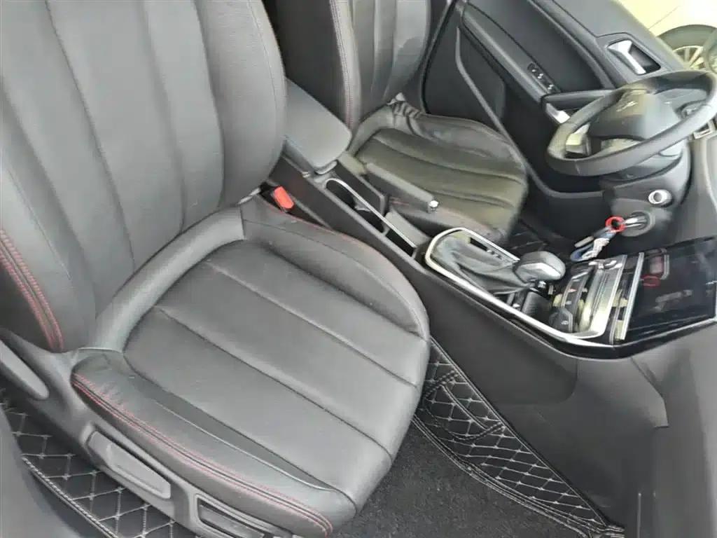 Peugeot 308 2018 1.6L Automatic Luxury Edition — миниатюра 25