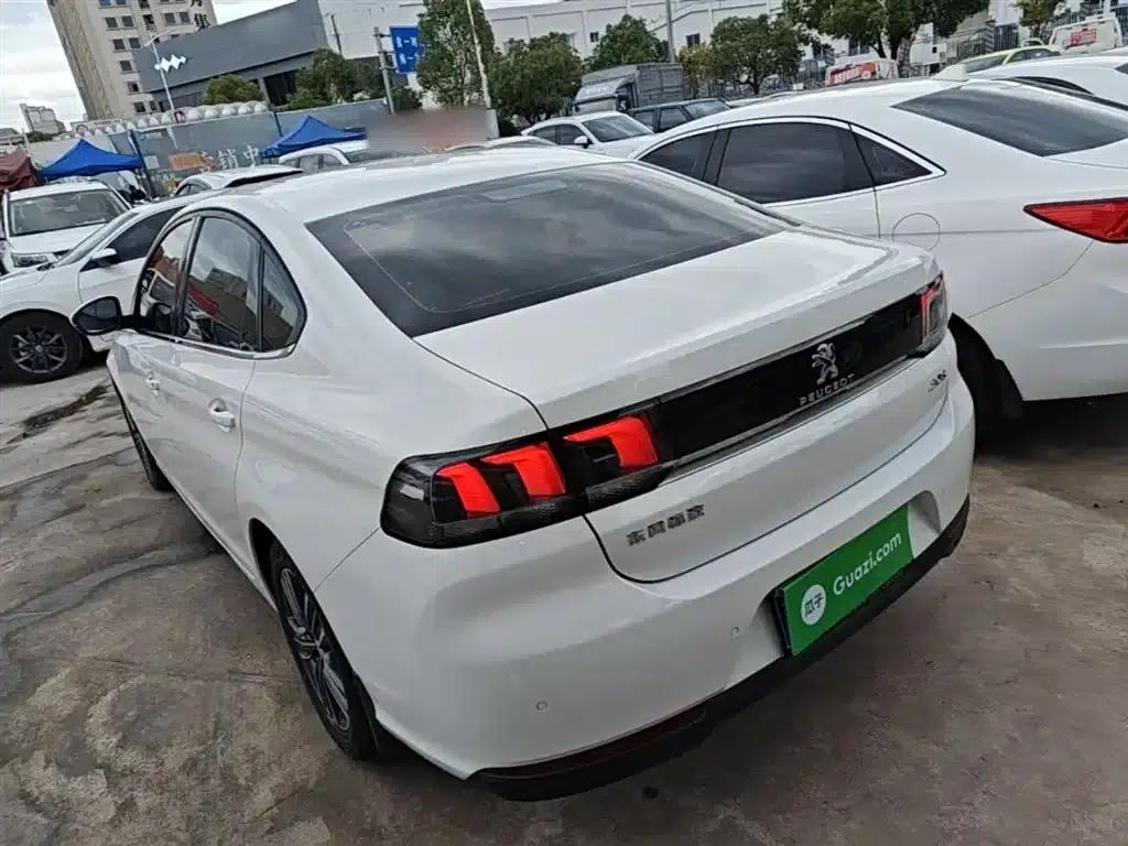 Peugeot 308 2018 1.6L Automatic Luxury Edition — миниатюра 5