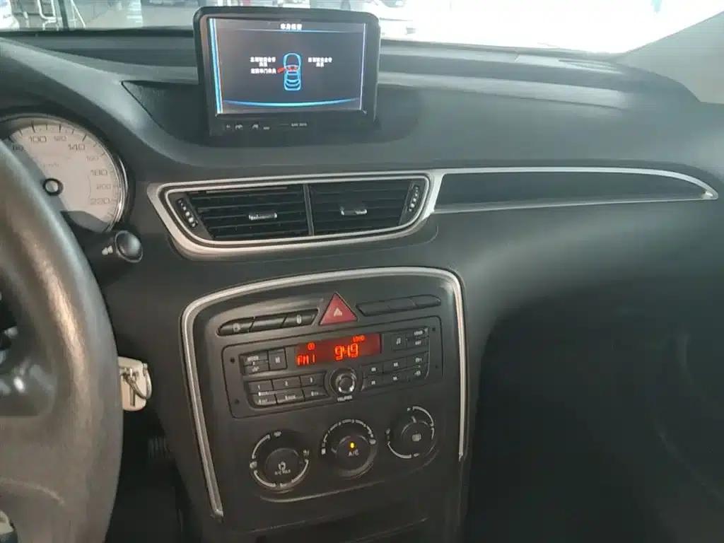Peugeot 308 2014 Enjoy Edition Classic 1.6L Automatic Premium Model — миниатюра 13