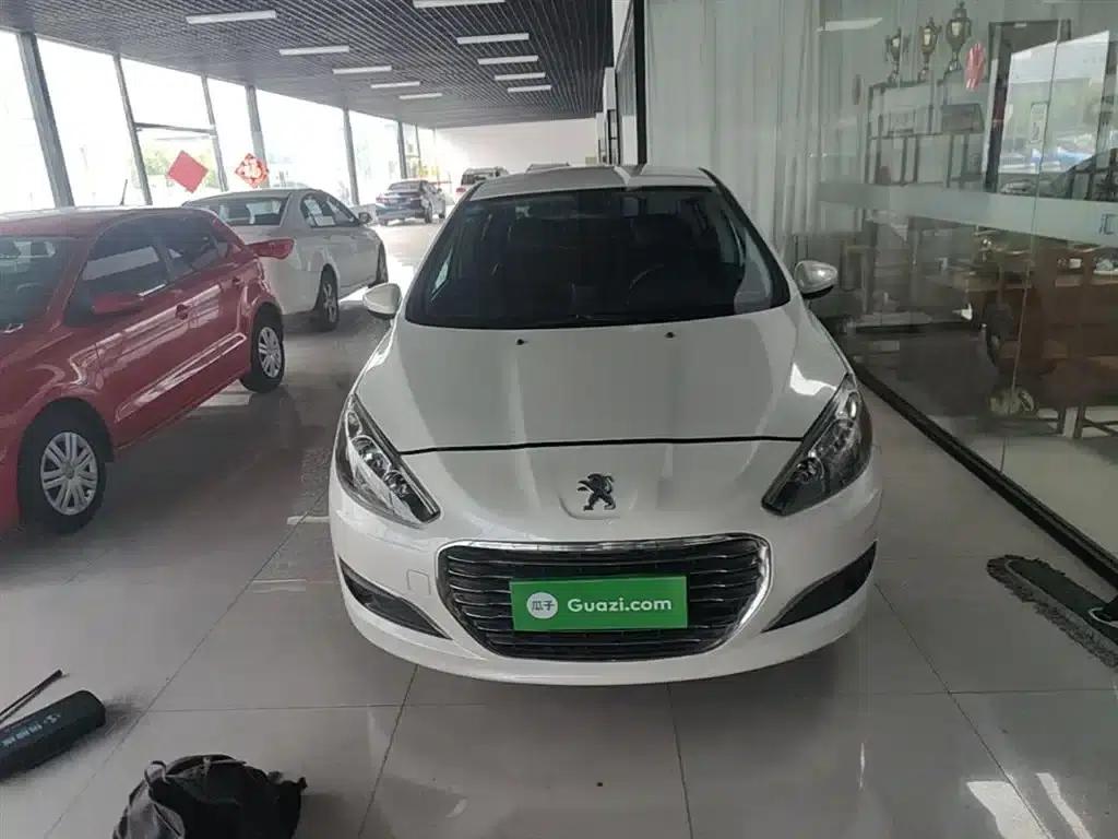 Peugeot 308 2014 Enjoy Edition Classic 1.6L Automatic Premium Model — миниатюра 3
