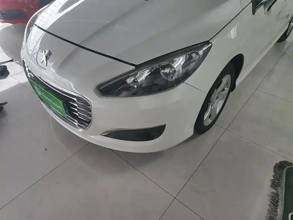 Peugeot 308 2014 Enjoy Edition Classic 1.6L Automatic Premium Model — миниатюра 24