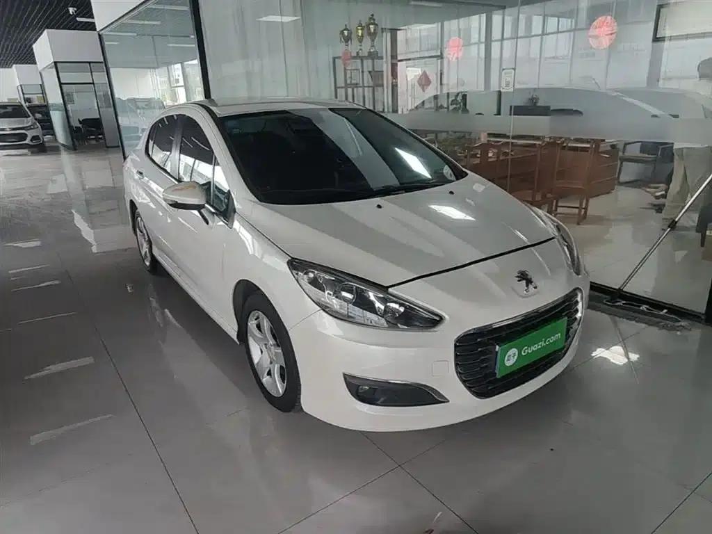 Peugeot 308 2014 Enjoy Edition Classic 1.6L Automatic Premium Model — миниатюра 4