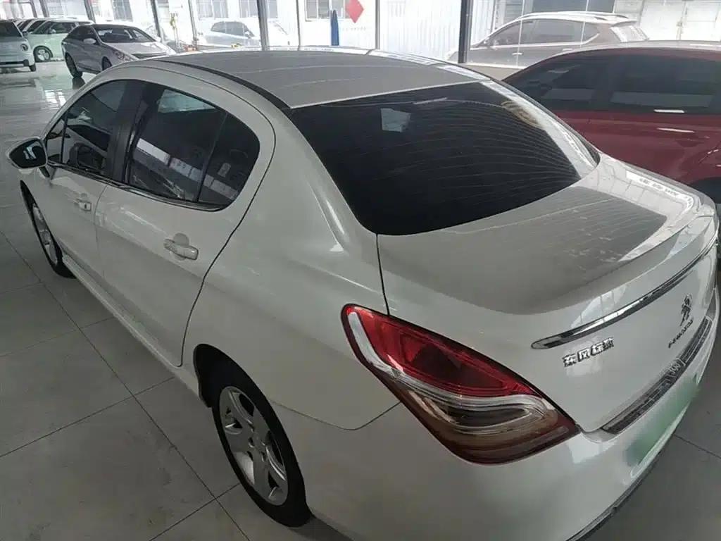 Peugeot 308 2014 Enjoy Edition Classic 1.6L Automatic Premium Model — миниатюра 5