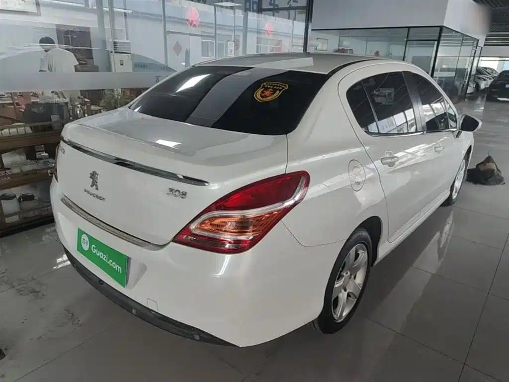 Peugeot 308 2014 Enjoy Edition Classic 1.6L Automatic Premium Model — миниатюра 7