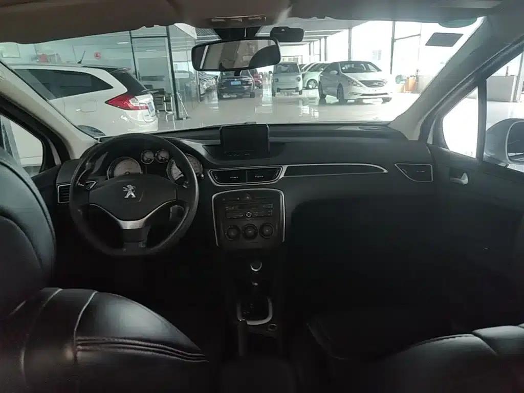 Peugeot 308 2014 Enjoy Edition Classic 1.6L Automatic Premium Model — миниатюра 10