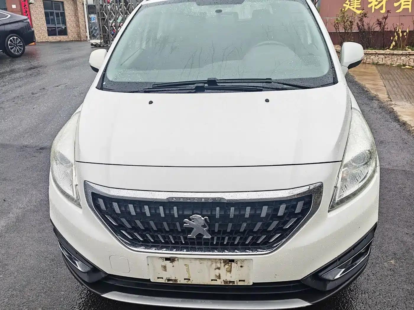 Peugeot 3008 2016 2.0L Automatic Standard Edition — миниатюра 2