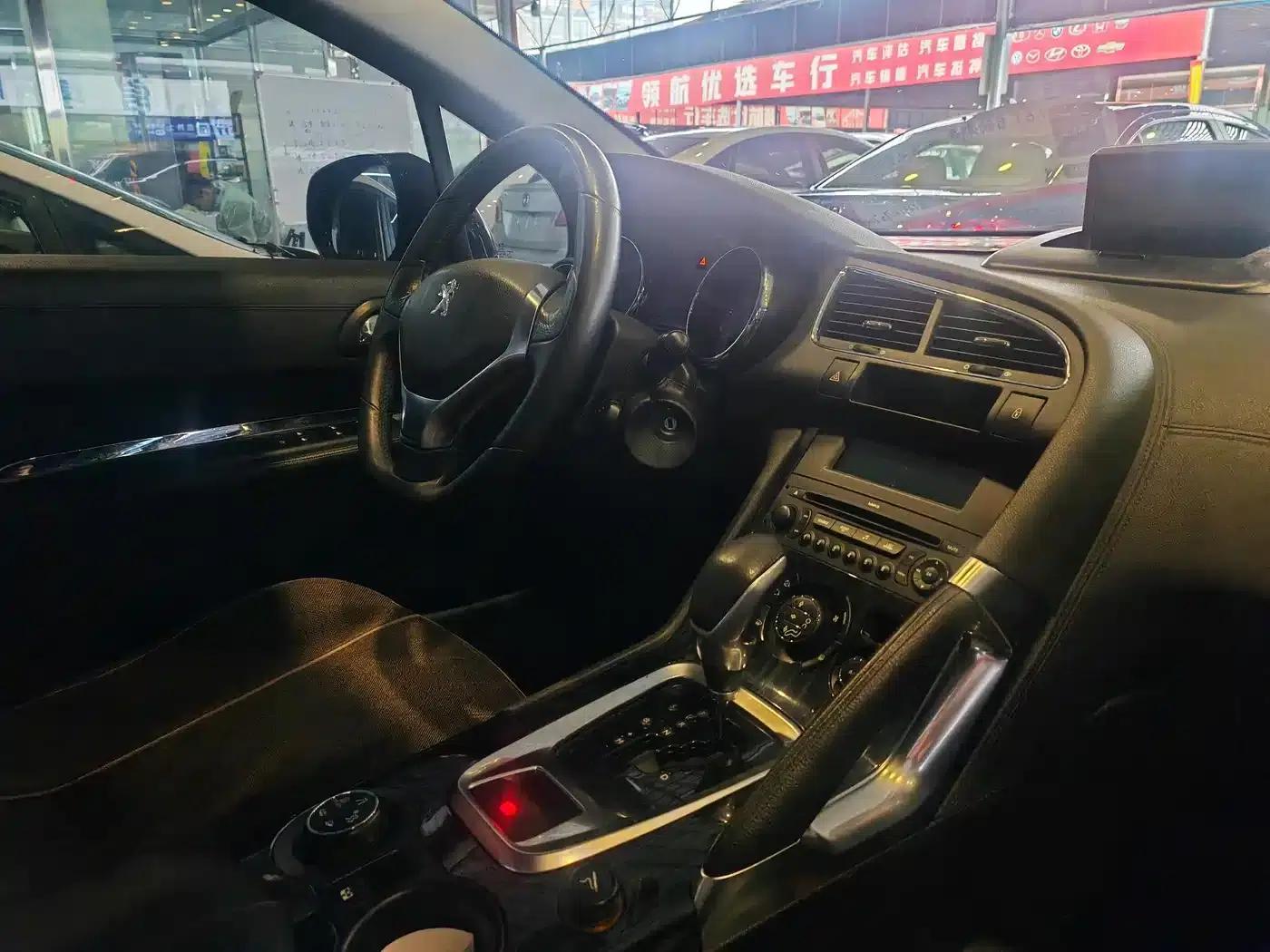 Peugeot 3008 2013 1.6THP Automatic Premium Edition — миниатюра 13