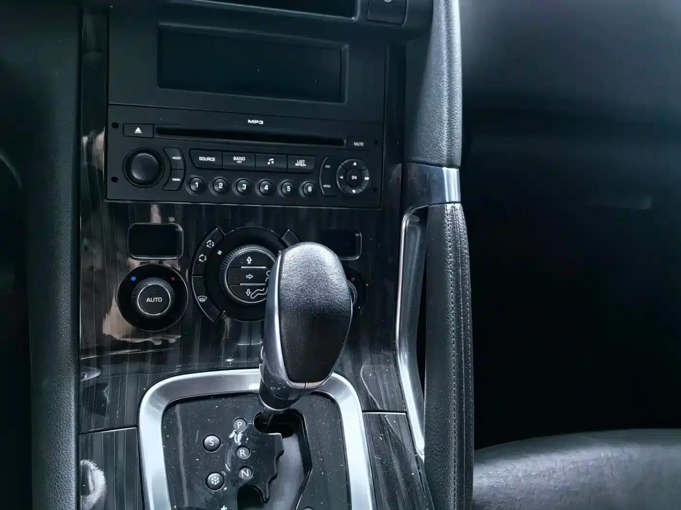 Peugeot 3008 2013 1.6THP Automatic Premium Edition — миниатюра 9