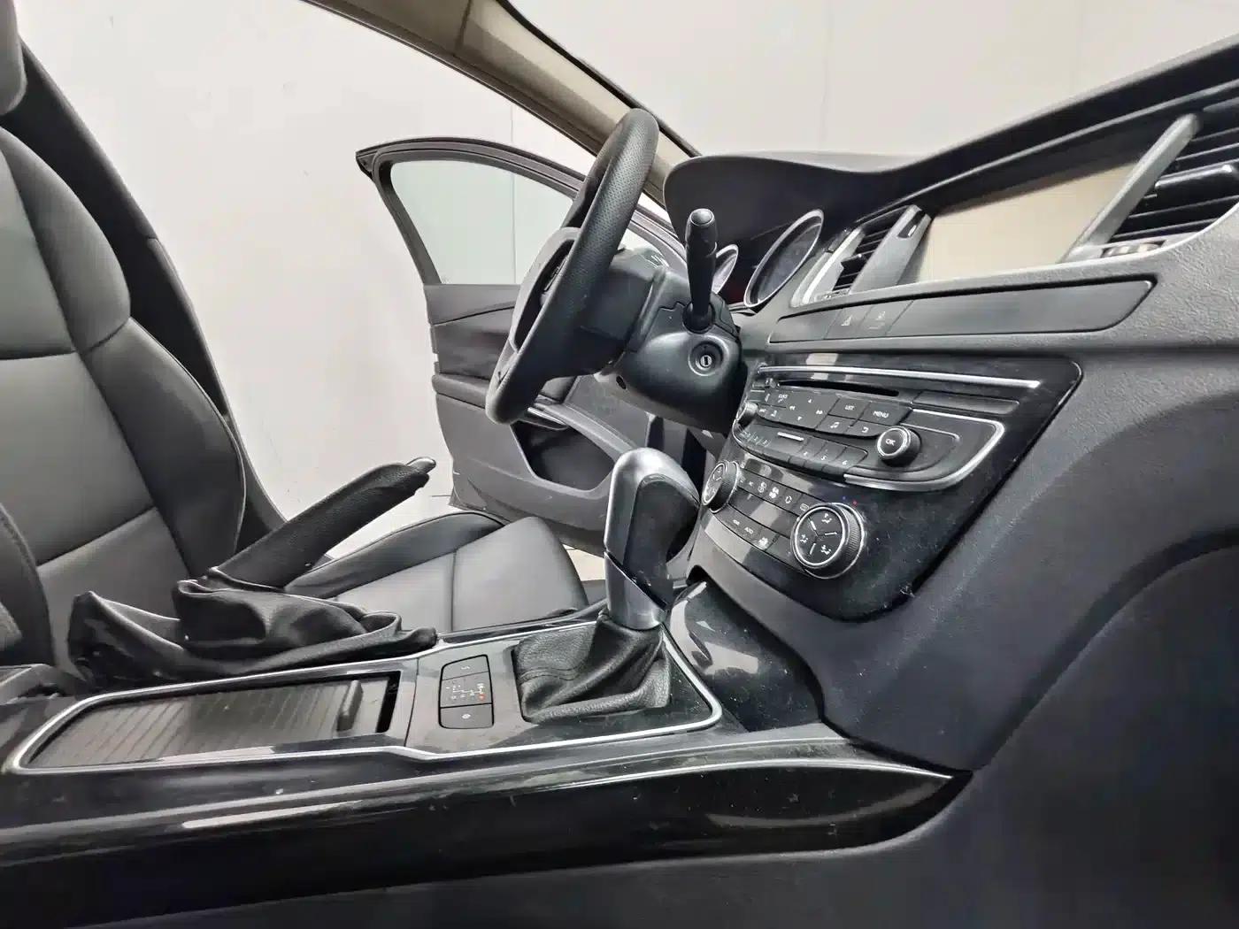 Peugeot 508 2013 2.0L 2nd Anniversary Edition with Automatic Sunroof Classic Version — миниатюра 15
