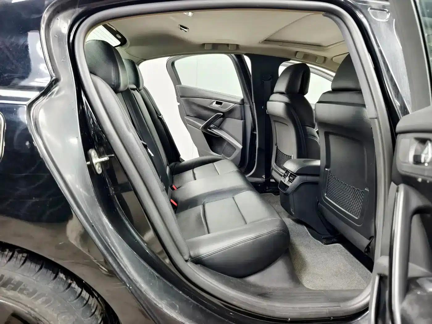 Peugeot 508 2013 2.0L 2nd Anniversary Edition with Automatic Sunroof Classic Version — миниатюра 16