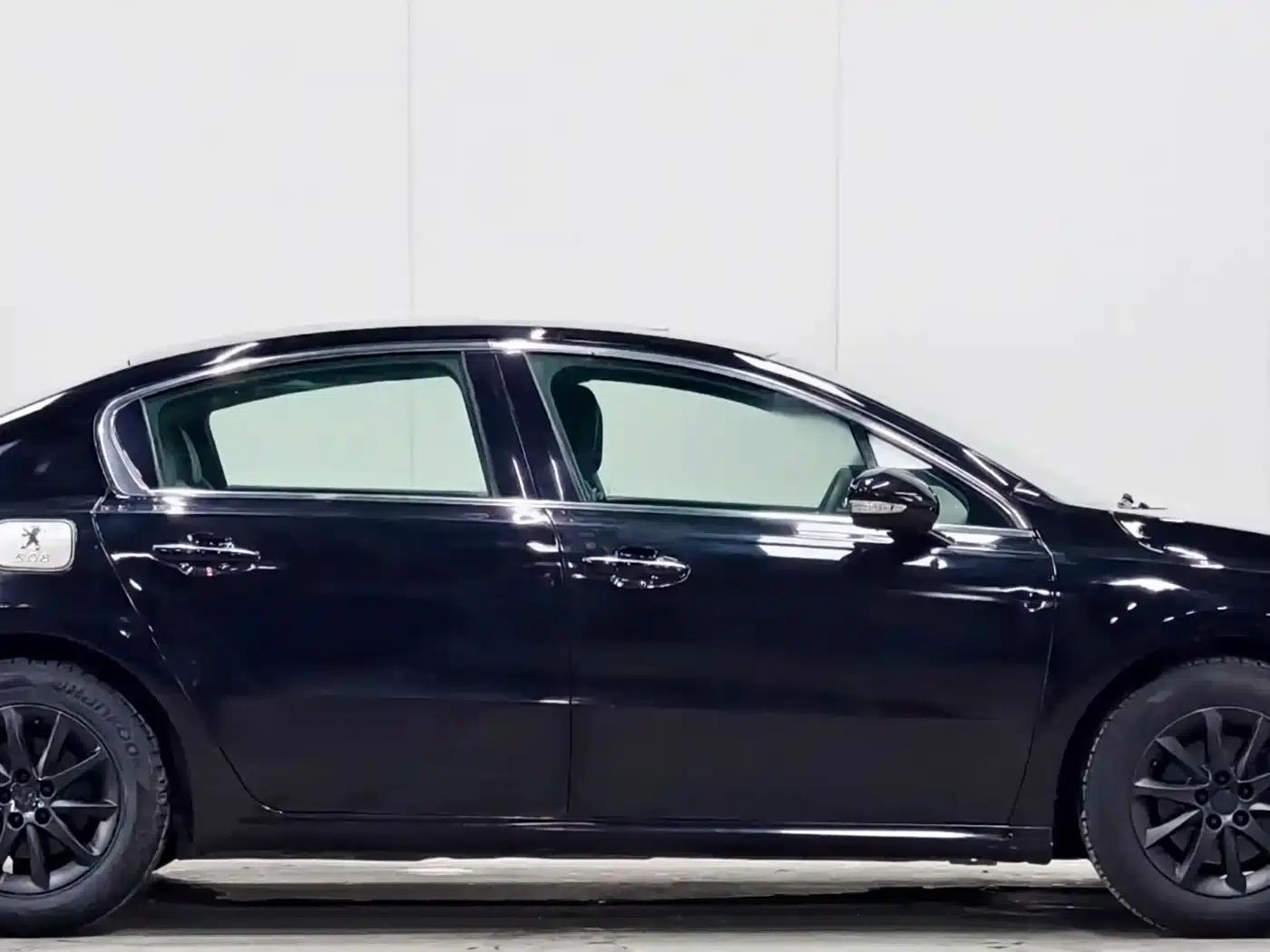 Peugeot 508 2013 2.0L 2nd Anniversary Edition with Automatic Sunroof Classic Version — миниатюра 8