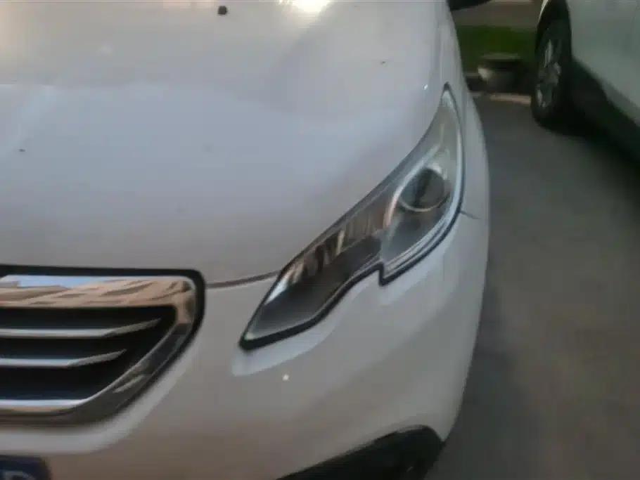 Peugeot 2008 2014 Model 1.6L Automatic Fashion Edition — миниатюра 5