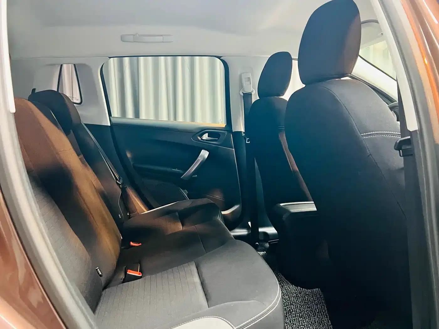 Peugeot 2008 2014 Model 1.6L Automatic Trend Edition — миниатюра 16