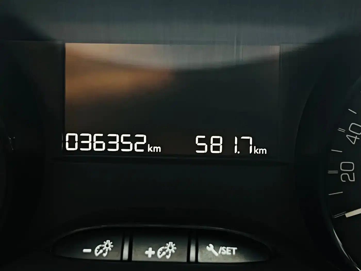 Peugeot 2008 2014 Model 1.6L Automatic Trend Edition — миниатюра 10