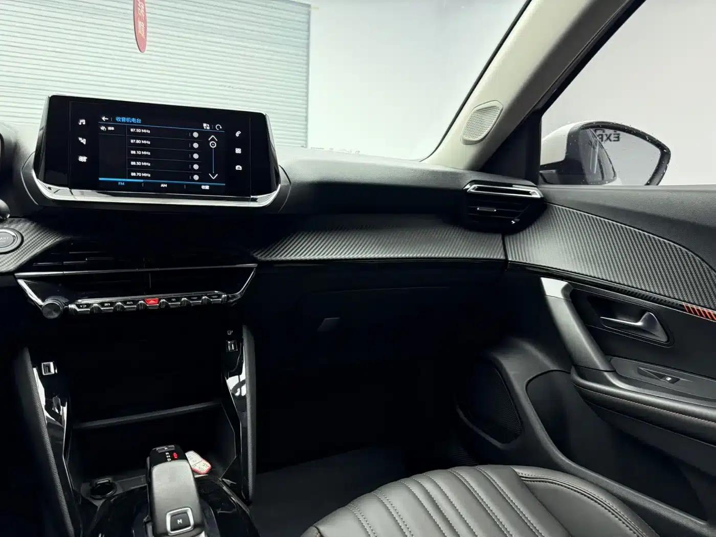 Peugeot 2008 2022 230THP THE ONE — миниатюра 17