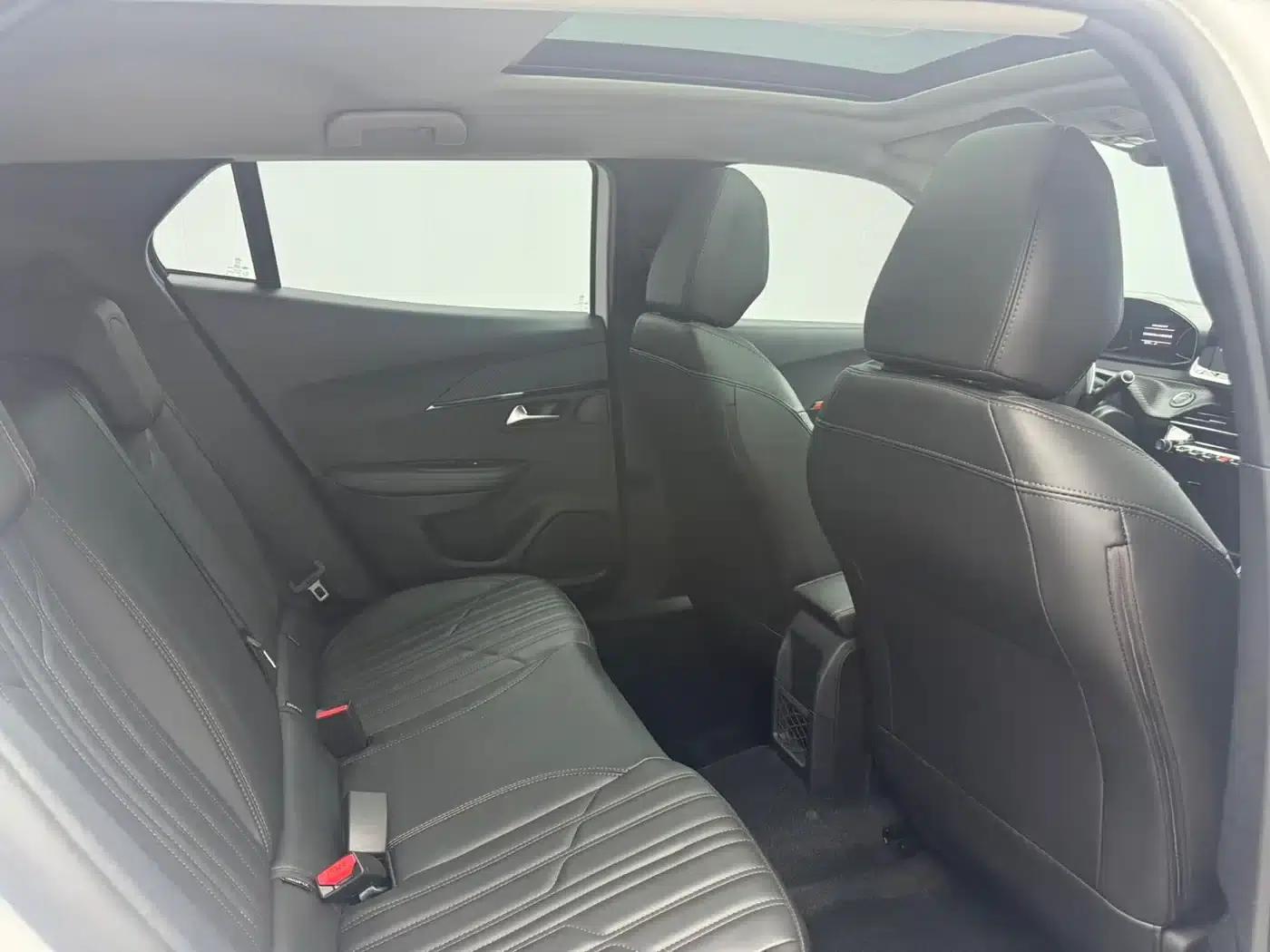 Peugeot 2008 2022 230THP THE ONE — миниатюра 9