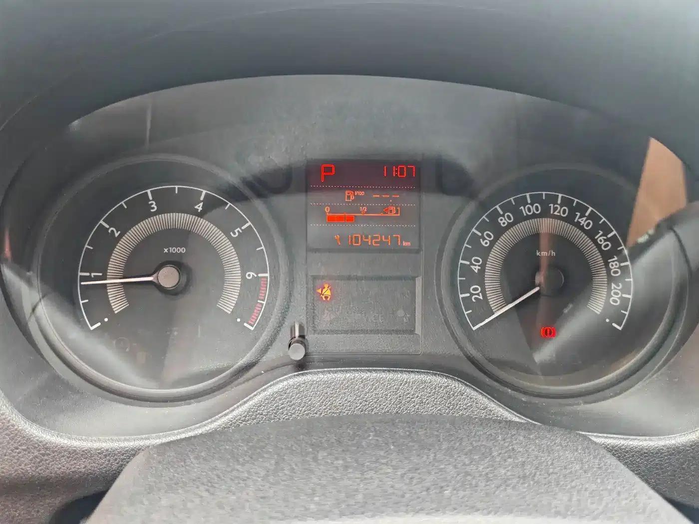 Peugeot 301 2014 1.6L Automatic Comfort Edition — миниатюра 15