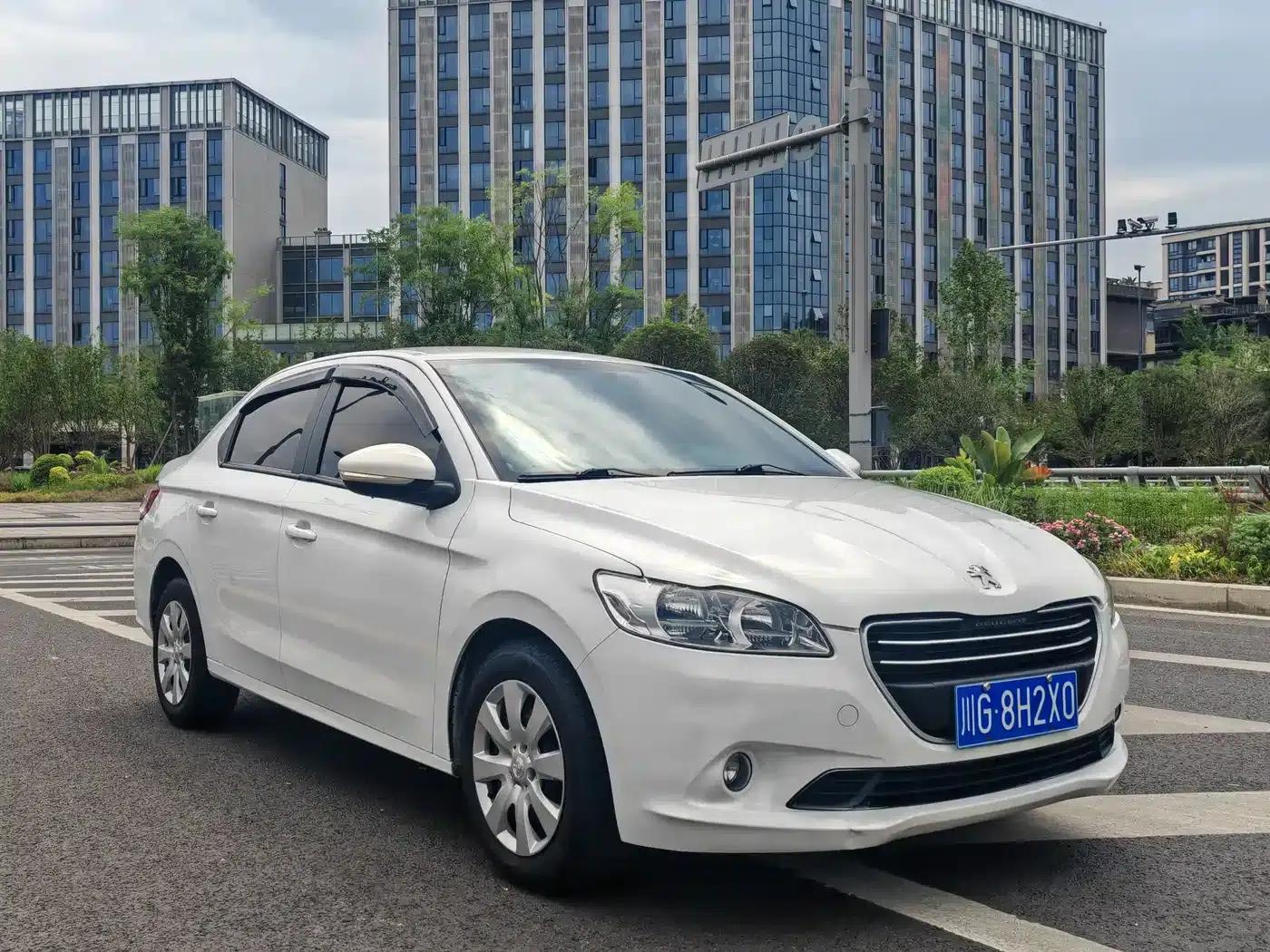 Peugeot 301 2014 1.6L Automatic Comfort Edition — миниатюра 3