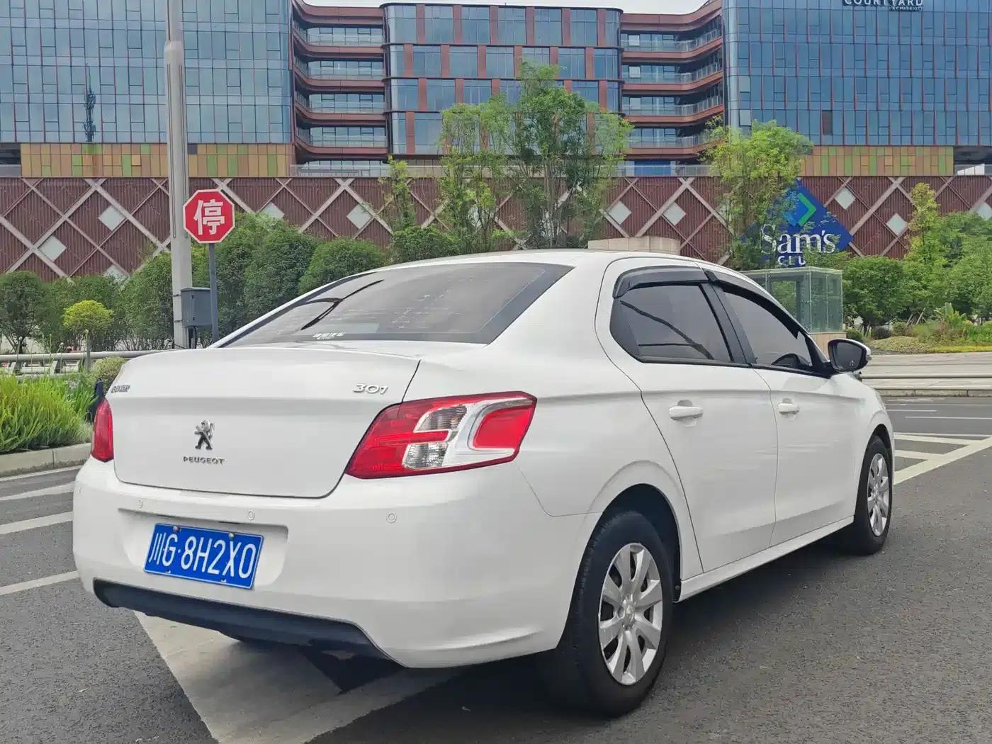 Peugeot 301 2014 1.6L Automatic Comfort Edition — миниатюра 6